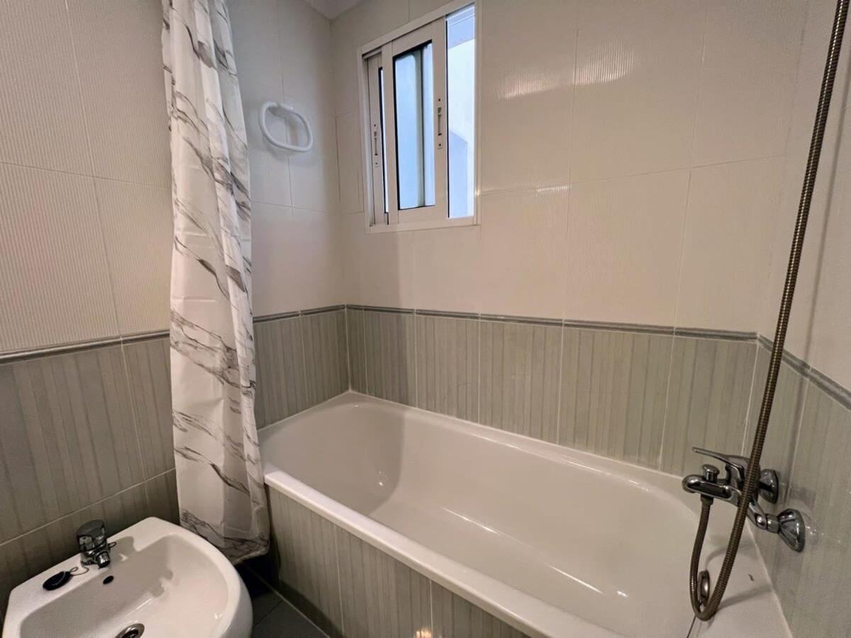 Welcoming Seafront Apartment Tv15 Torrevieja Exteriör bild