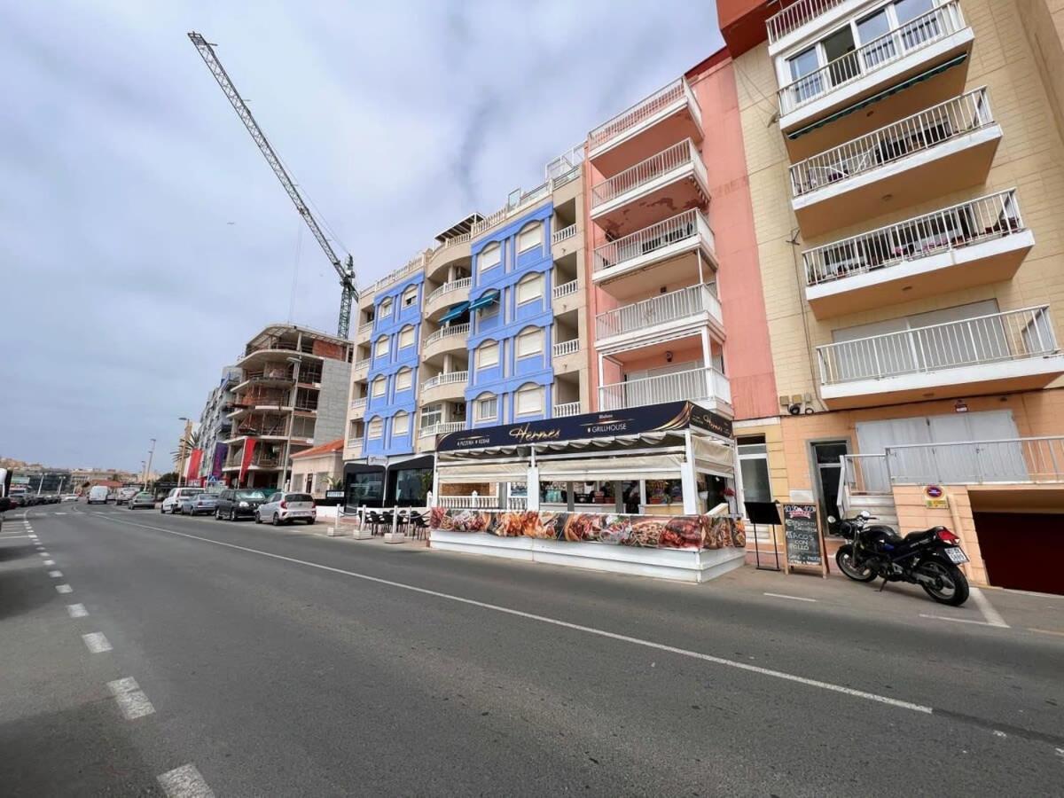 Welcoming Seafront Apartment Tv15 Torrevieja Exteriör bild